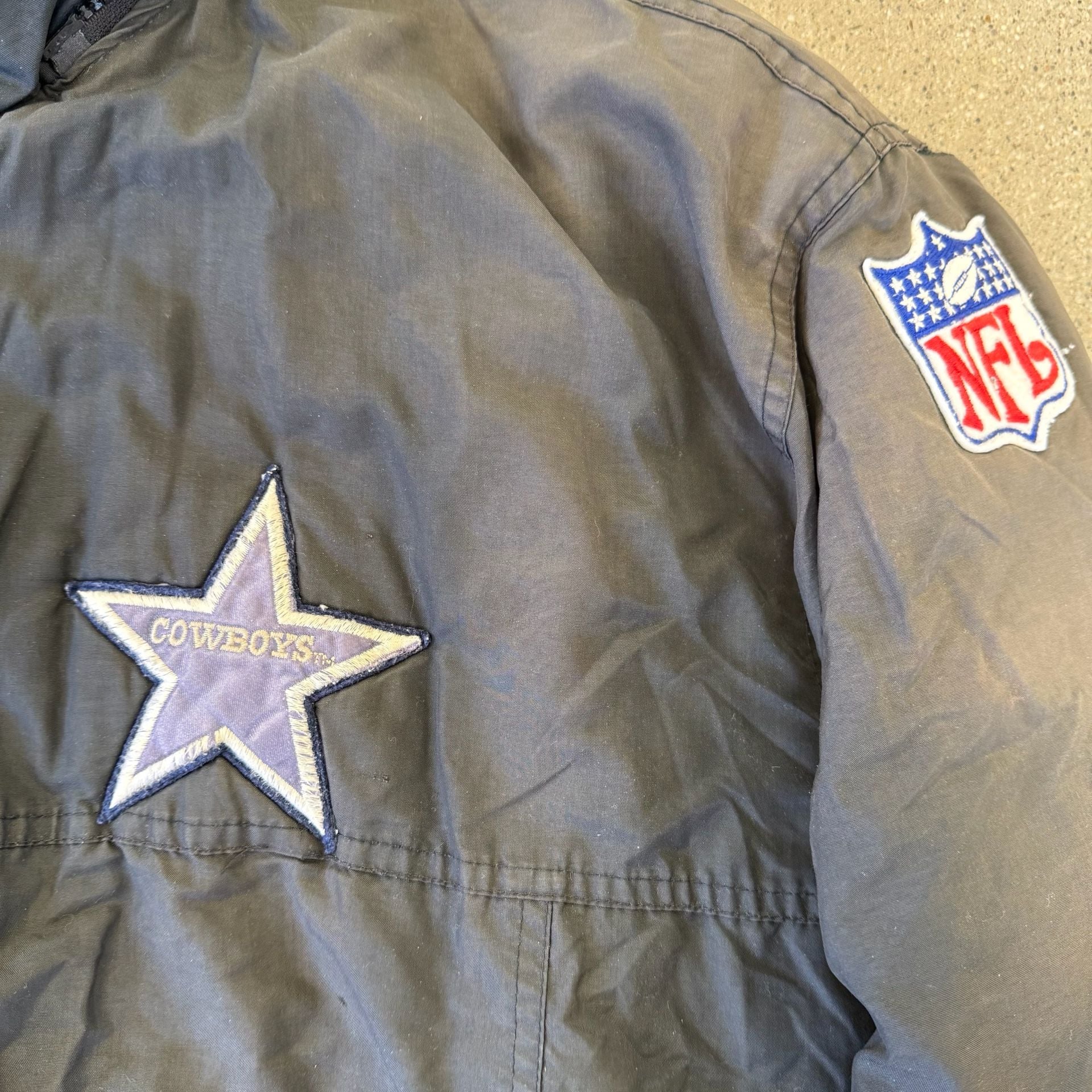 Vintage Pro Player NFL Dallas Cowboys Puffer Jacket distressed Large 3