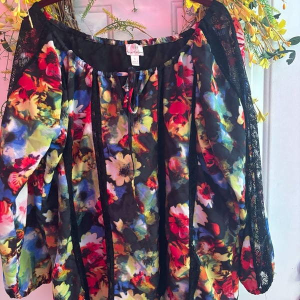 Hot in Hollywood Black Multi Floral Off-Shoulder Lace-Trim Peasant Top
