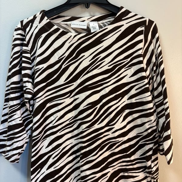Alfred Dunner Women's Brown & White Zebra Print 3/4 Sleeve Scoop Neck Top Size S