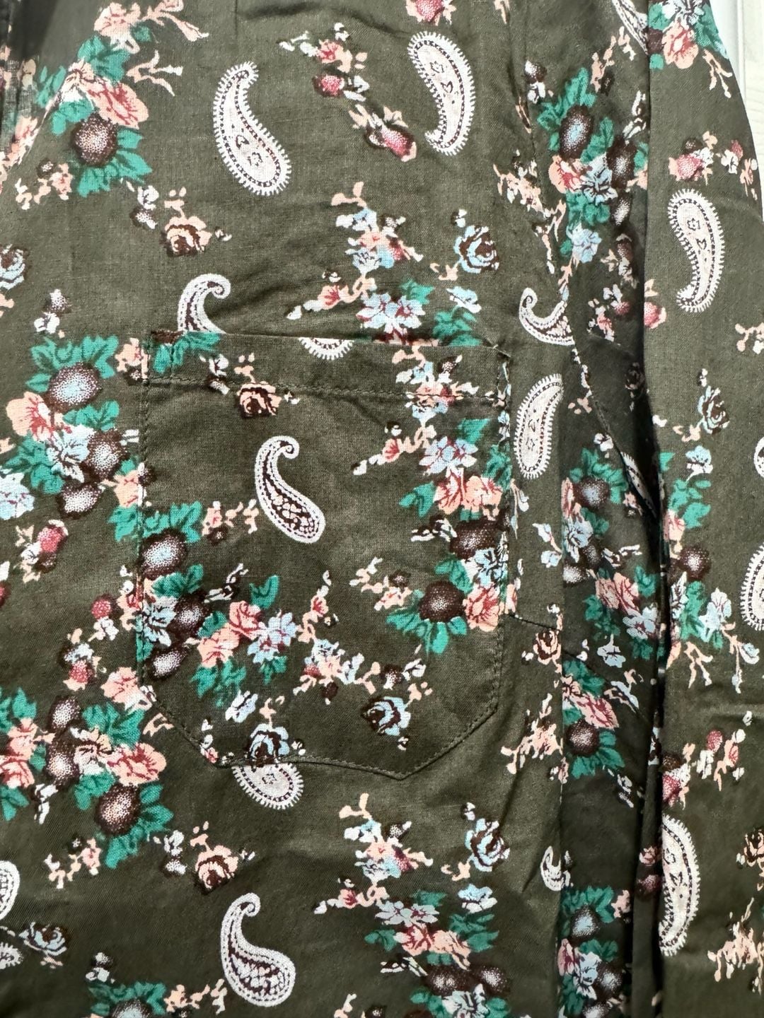 Women’s long sleeve Floral Paisley Button Down Blouse Size M Olive Green 6