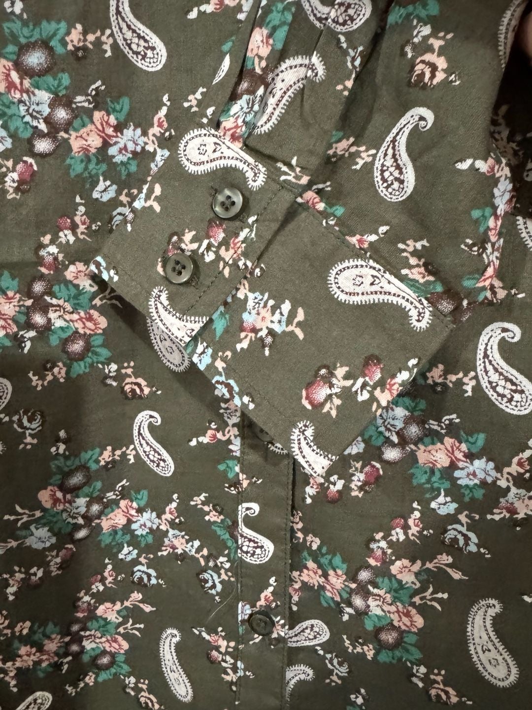 Women’s long sleeve Floral Paisley Button Down Blouse Size M Olive Green 7