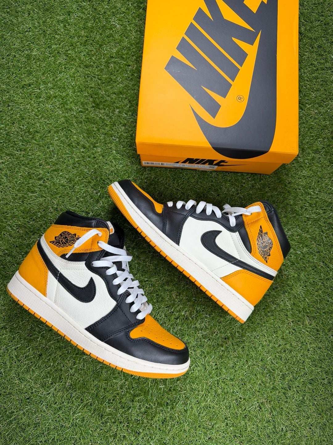 Nike Air Jordan 1 Retro High OG Taxi Yellow Toe Size 9 2
