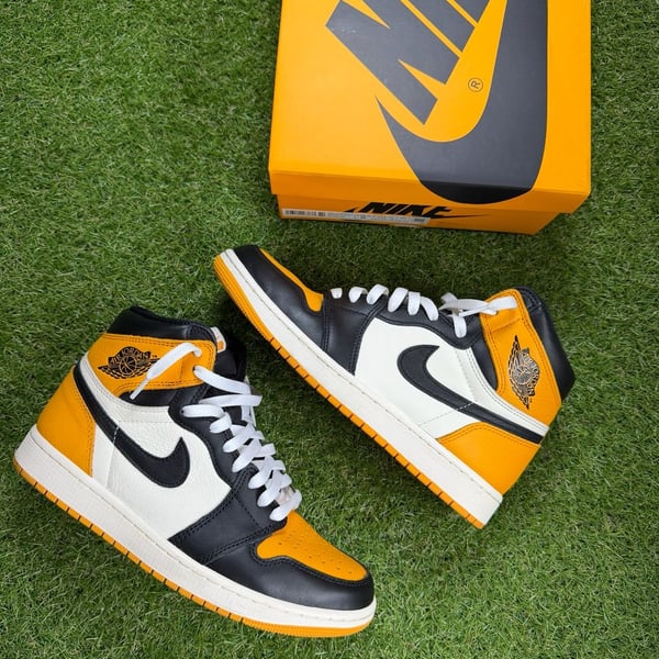Nike Air Jordan 1 Retro High OG Taxi Yellow Toe Size 9