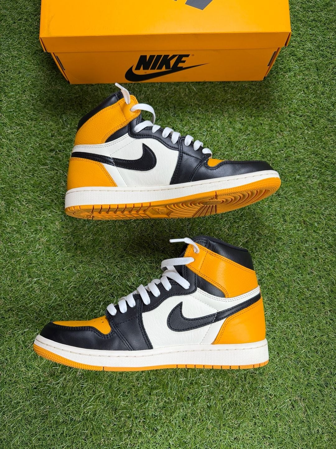 Nike Air Jordan 1 Retro High OG Taxi Yellow Toe Size 9 4