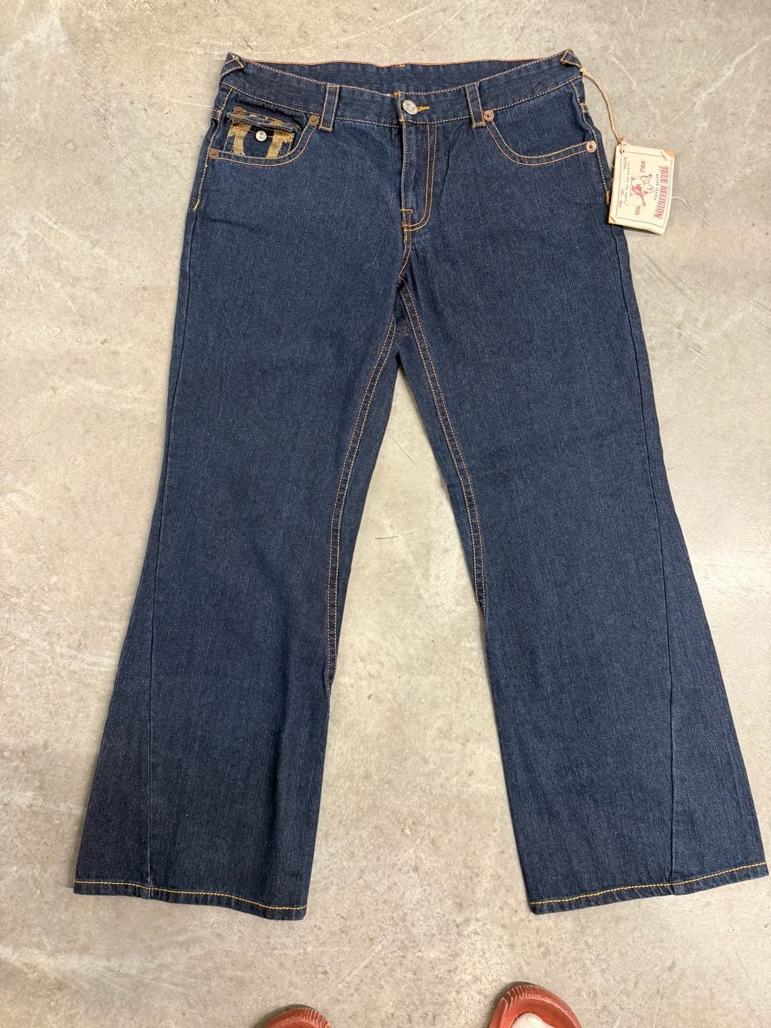 True Religion Dark Wash Bootcut Denim Jeans with Gold Horseshoe Back Pockets Size 38 2