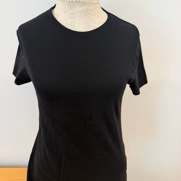 Gen Z Fabulous women’s Basic Black Tee