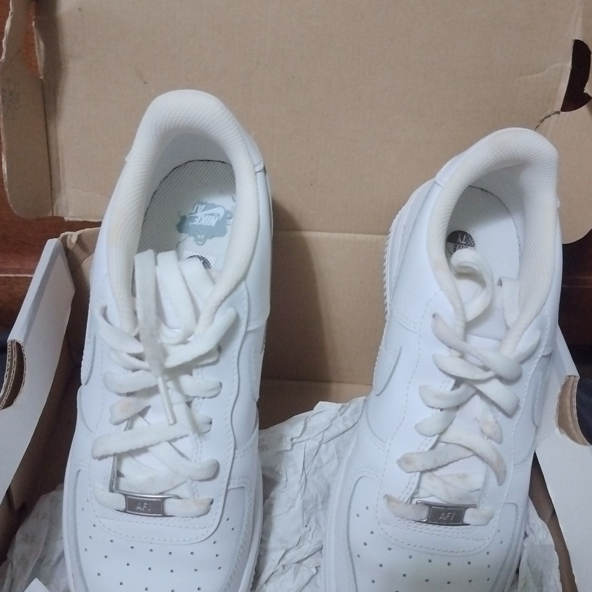 Nike Air Force 1 Low Triple White Sneakers with Box RR size 7 2