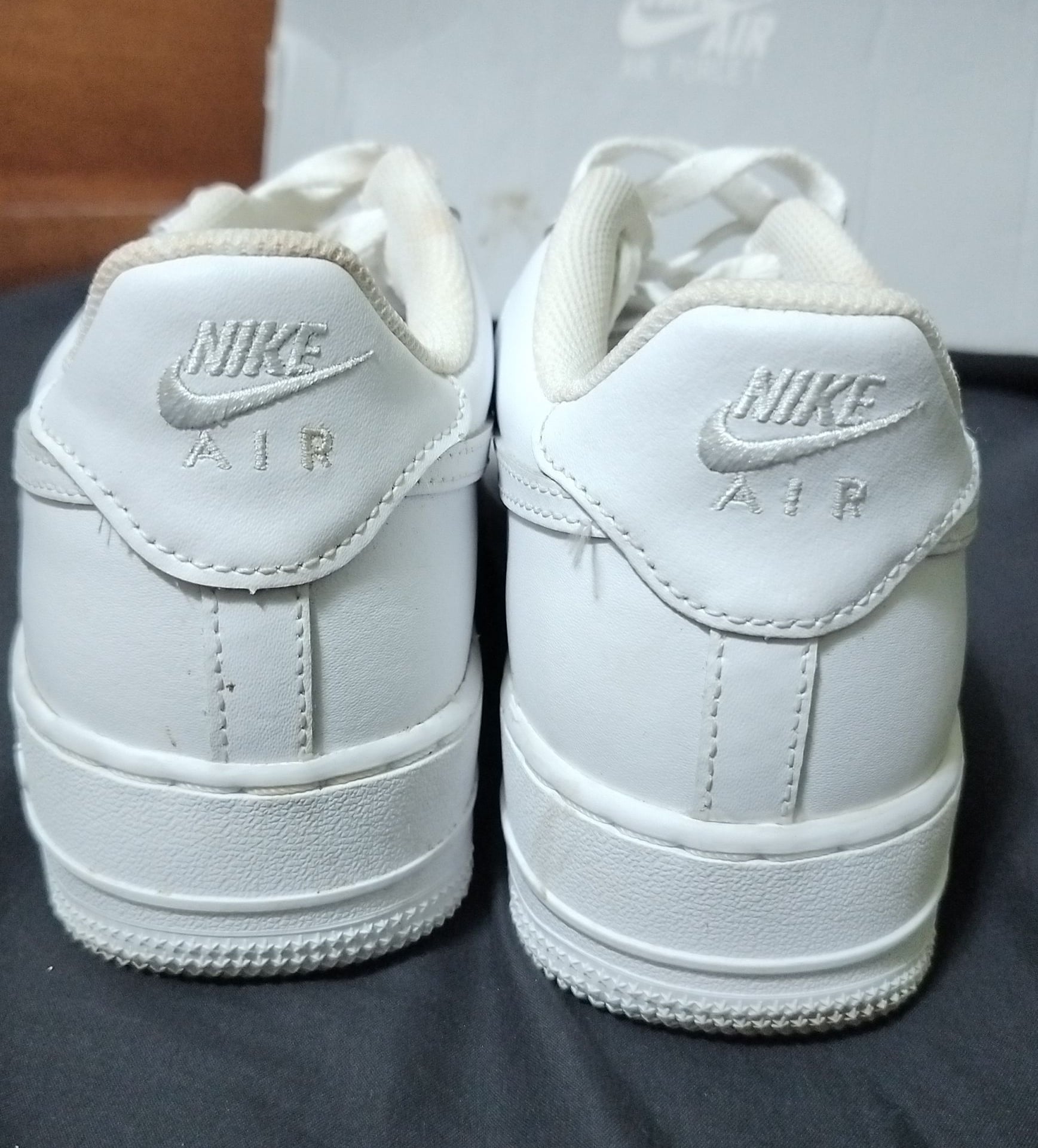 Nike Air Force 1 Low Triple White Sneakers with Box RR size 7 9