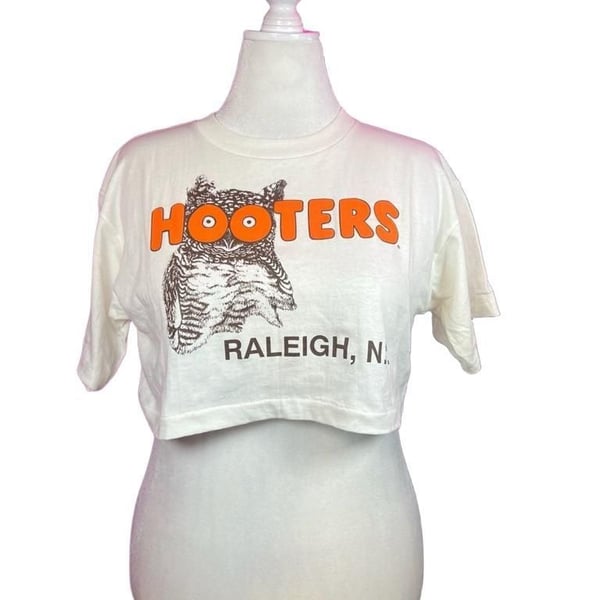 Vintage Hooters Raleigh NC Crop Top T-Shirt