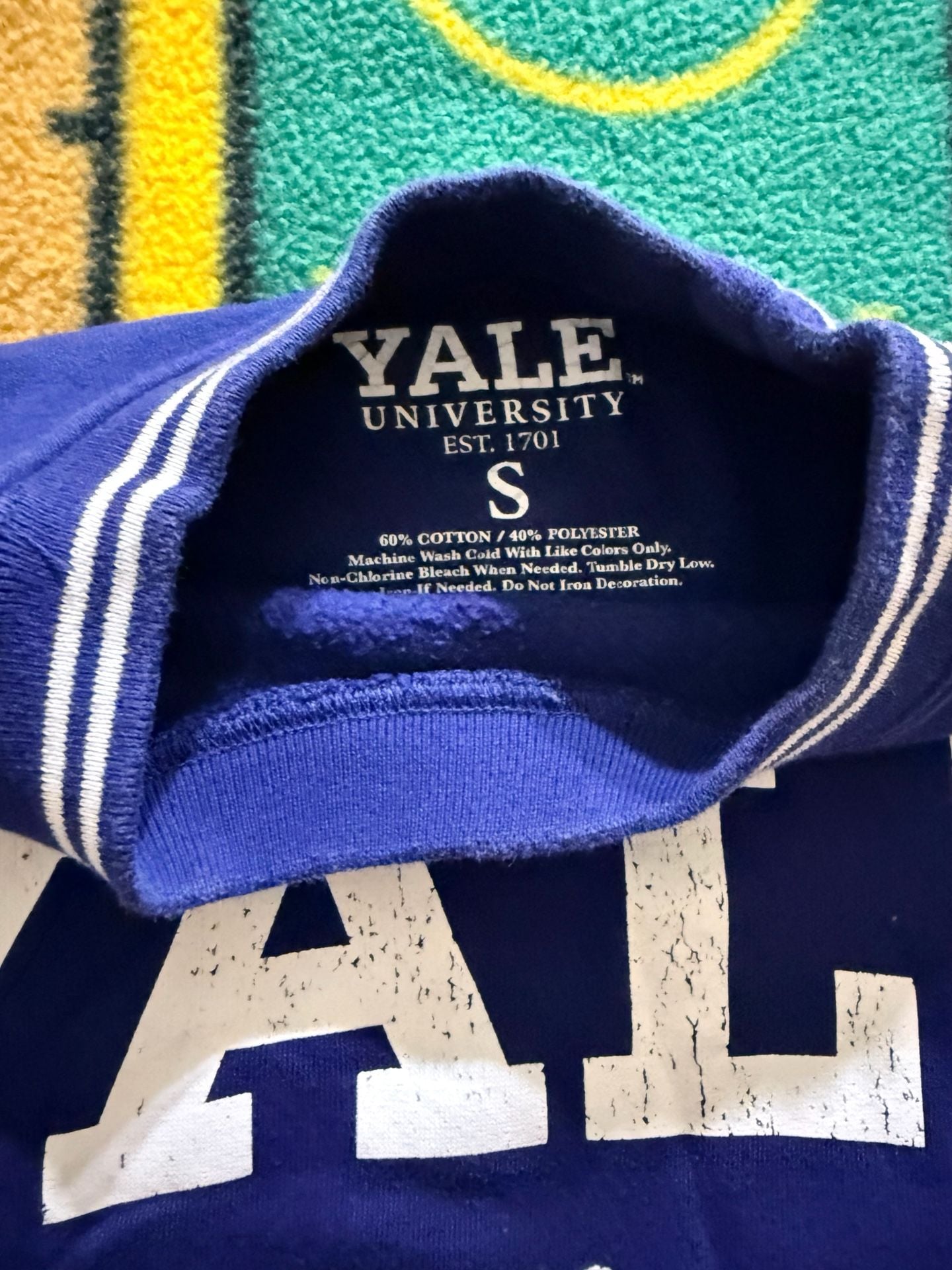 Yale University Bulldogs Handsome Dan Graphic Crewneck Sweatshirt Purple Small 3