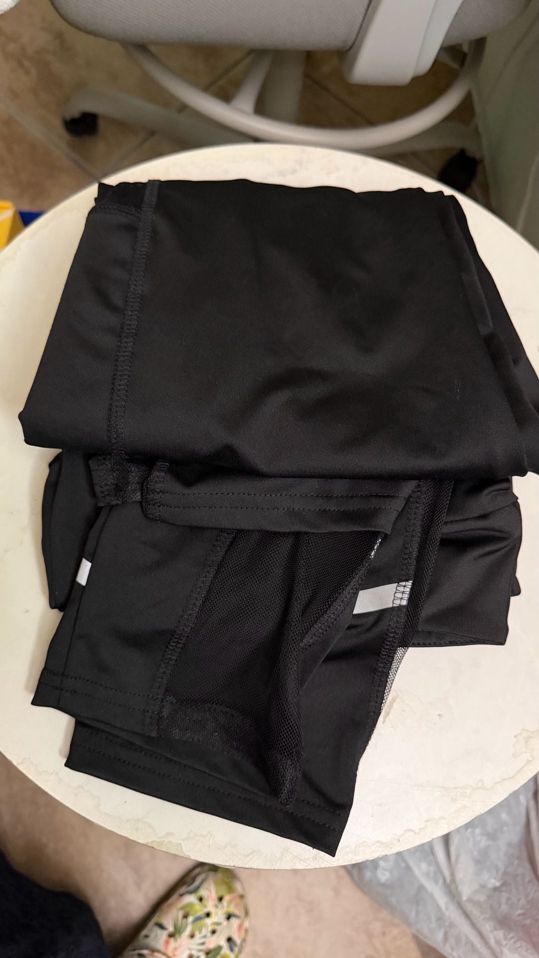 Danskin Now Women’s Large Black Capri Leggings Side Pockets Mesh NWT 12