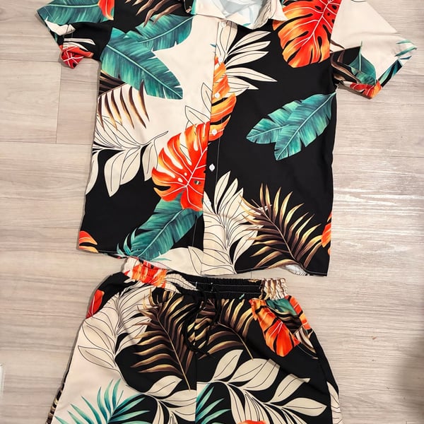 SHEIN Men Tropical Print Short Sleeve Button Up Shirt & Shorts 2 Piece Set Outfit Size S