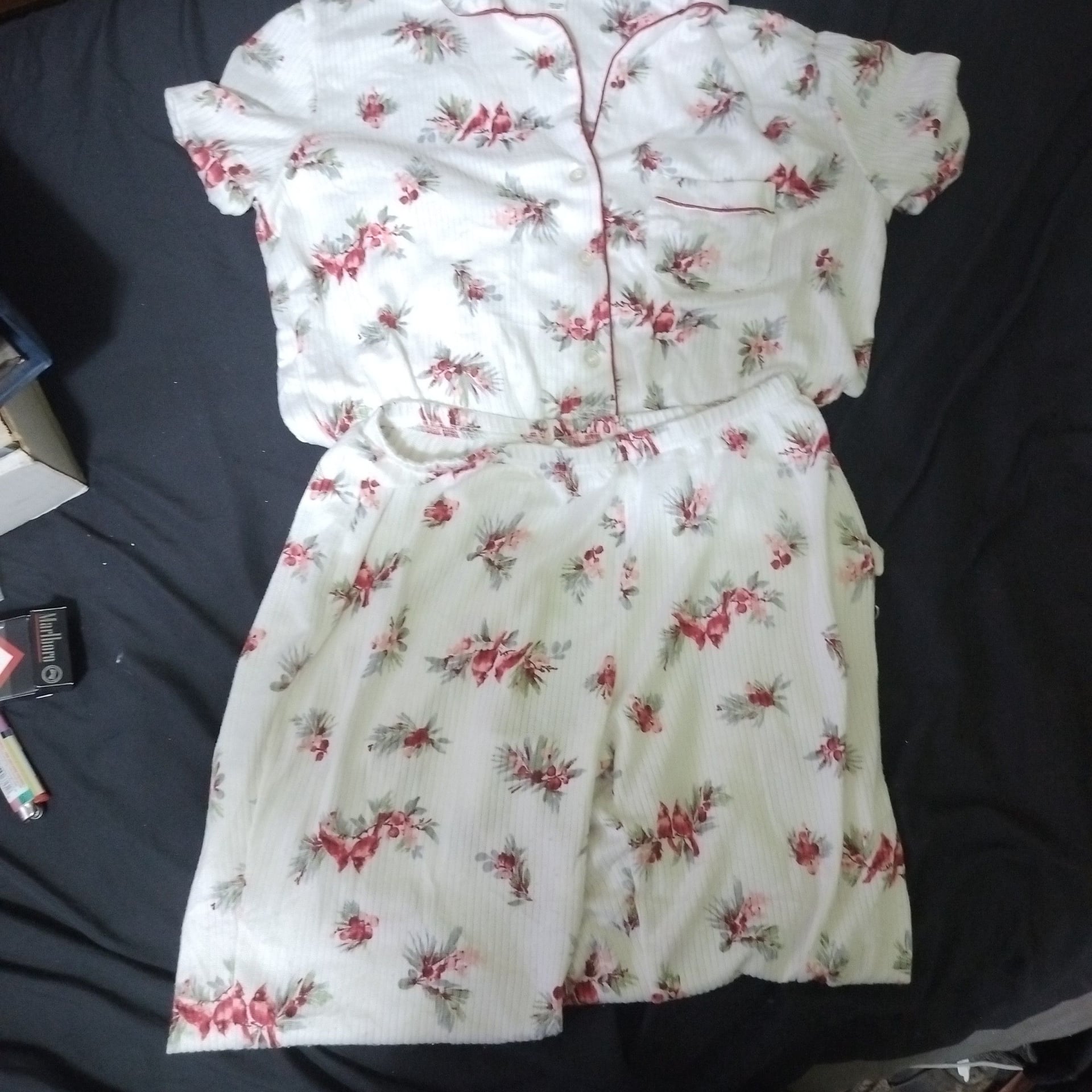 Laura Ashley Long Sleeve Pajama Set White Floral Cardinal Print Medium 1