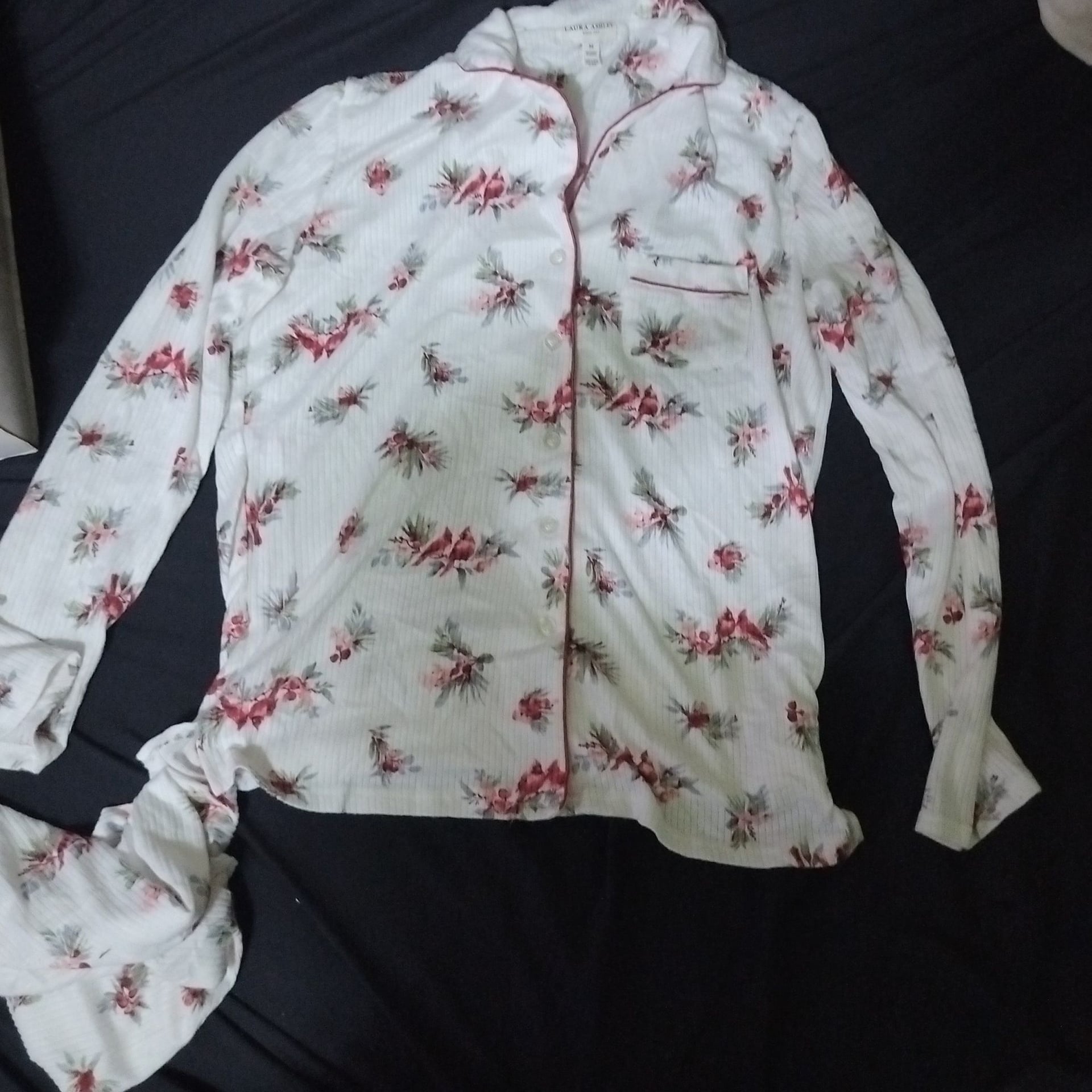 Laura Ashley Long Sleeve Pajama Set White Floral Cardinal Print Medium 4
