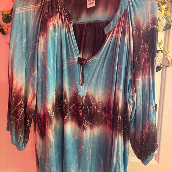 OSO Casuals Blue Marble Tie Dye V-Neck 3/4 Sleeve Top