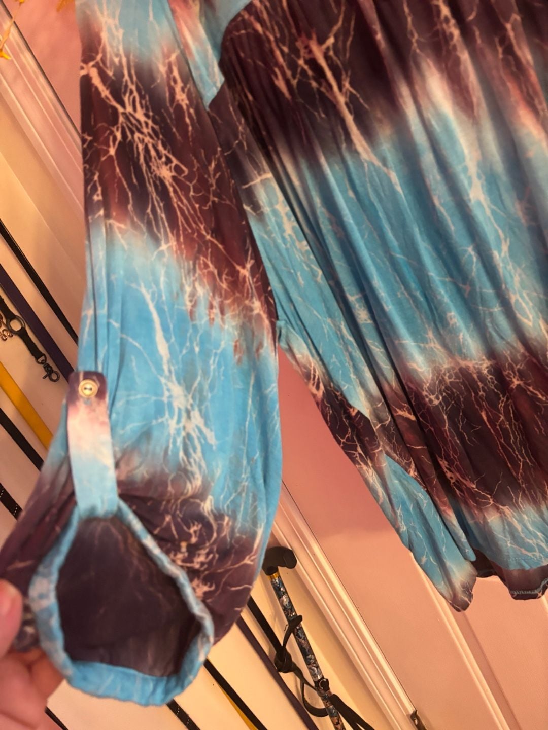 OSO Casuals Blue Marble Tie Dye V-Neck 3/4 Sleeve Top 4