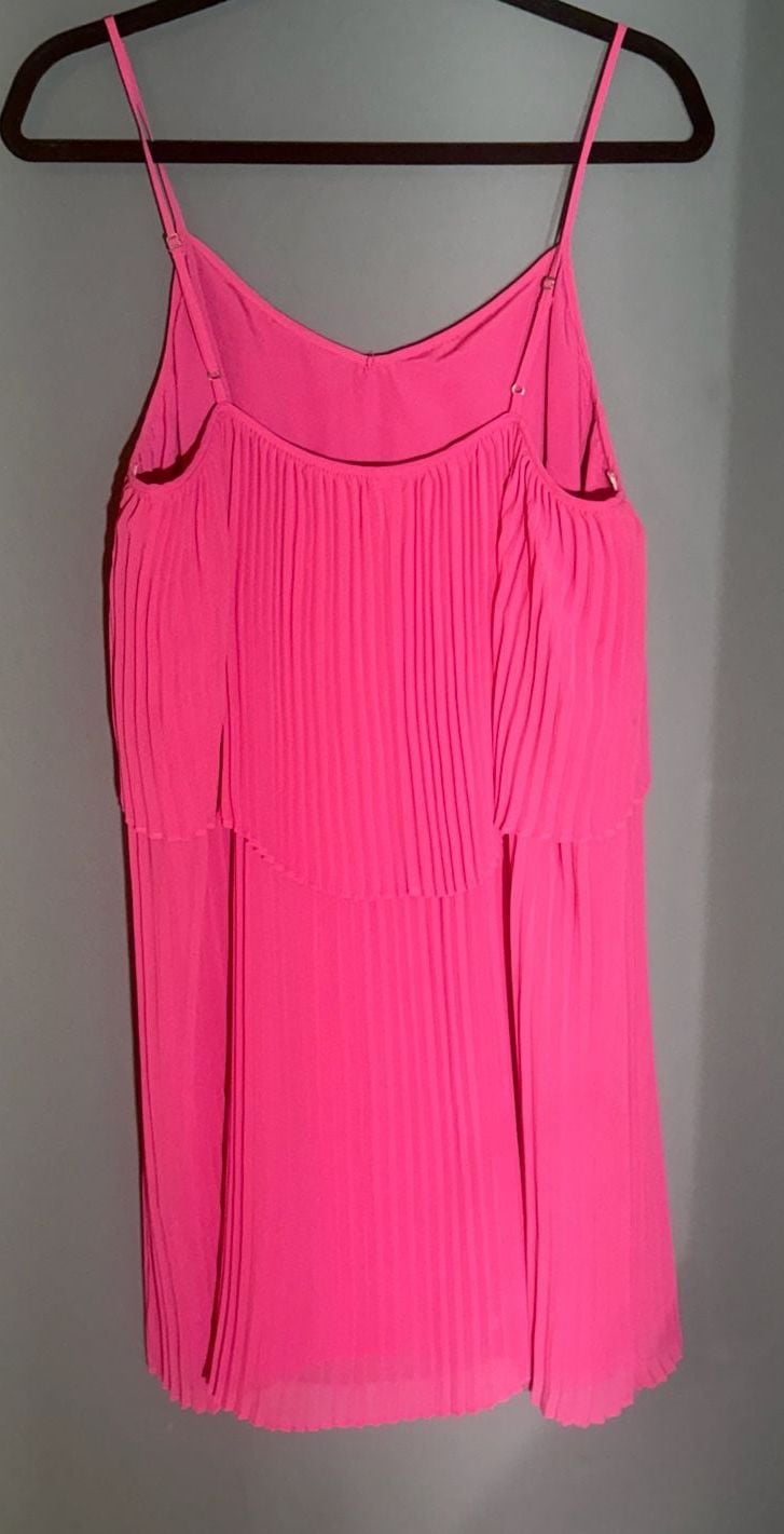 BCBGeneration Barbie Pink Pleated Tiered Mini Dress Large Spaghetti Strap 10