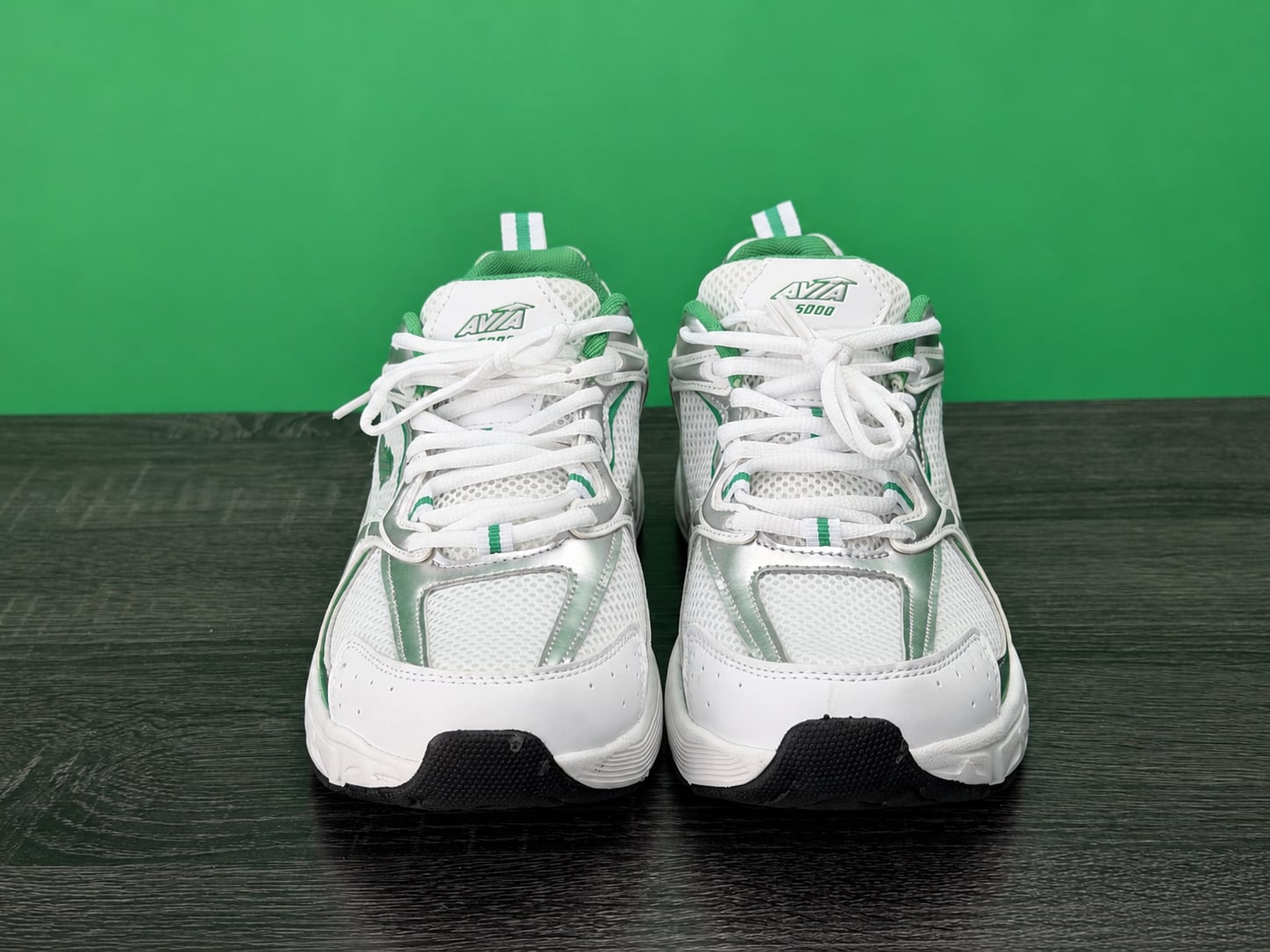 Avia 5000 Women's White And Green Sneakers Size 9 2