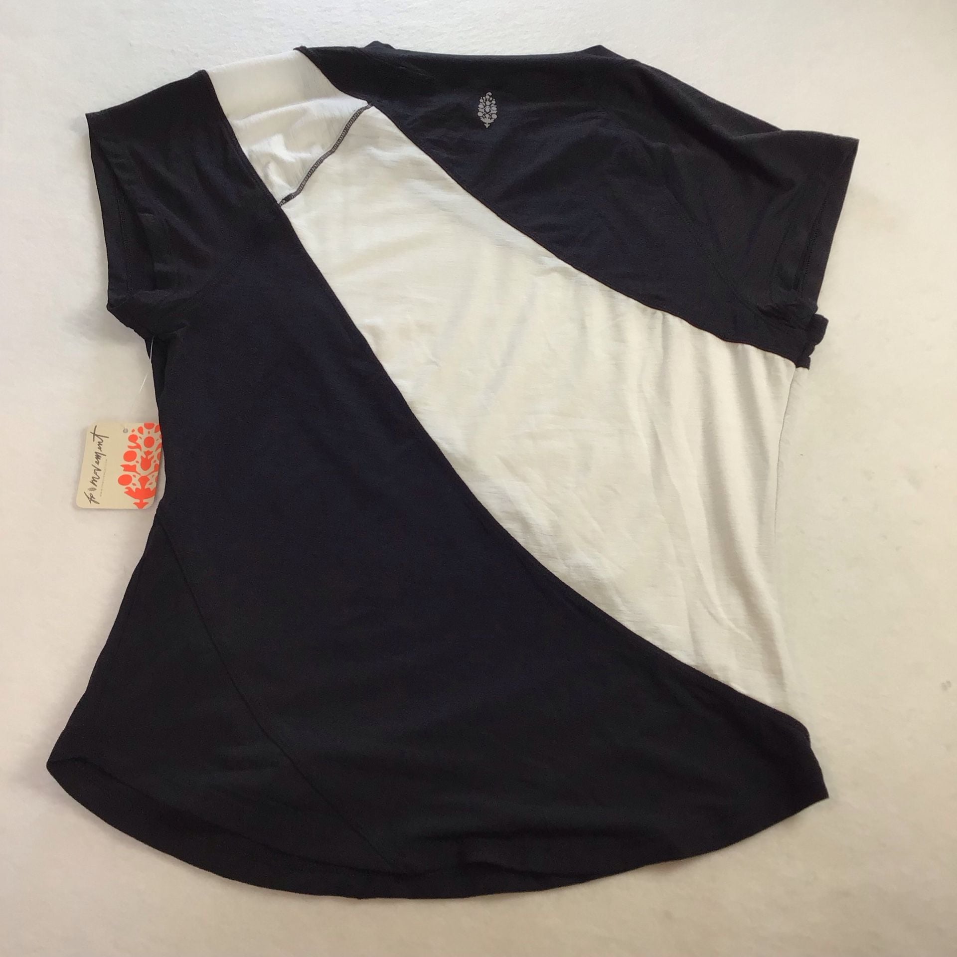 Free People Movement Black White Colorblock Asymmetrical Short Sleeve Tee Shirt 8