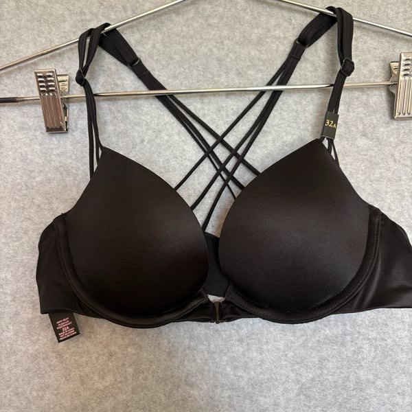 Victoria's Secret Very Sexy Push-Up Strappy Back Bra Black 32A