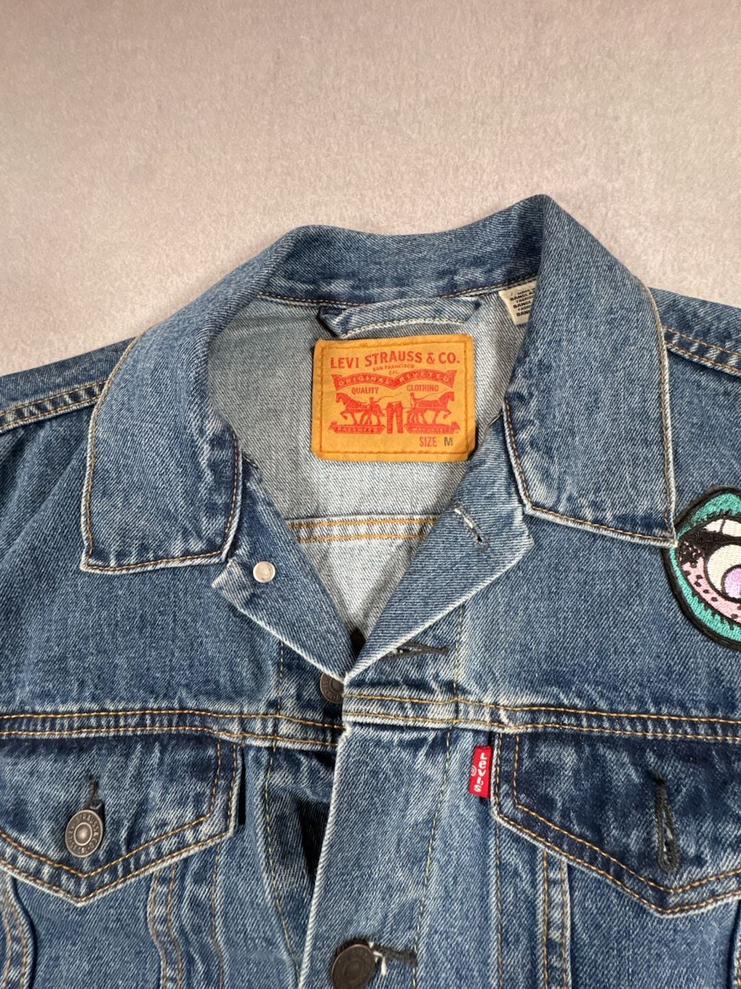 Levi's Trucker Denim Jacket Size M Custom Patched Eye Design 10