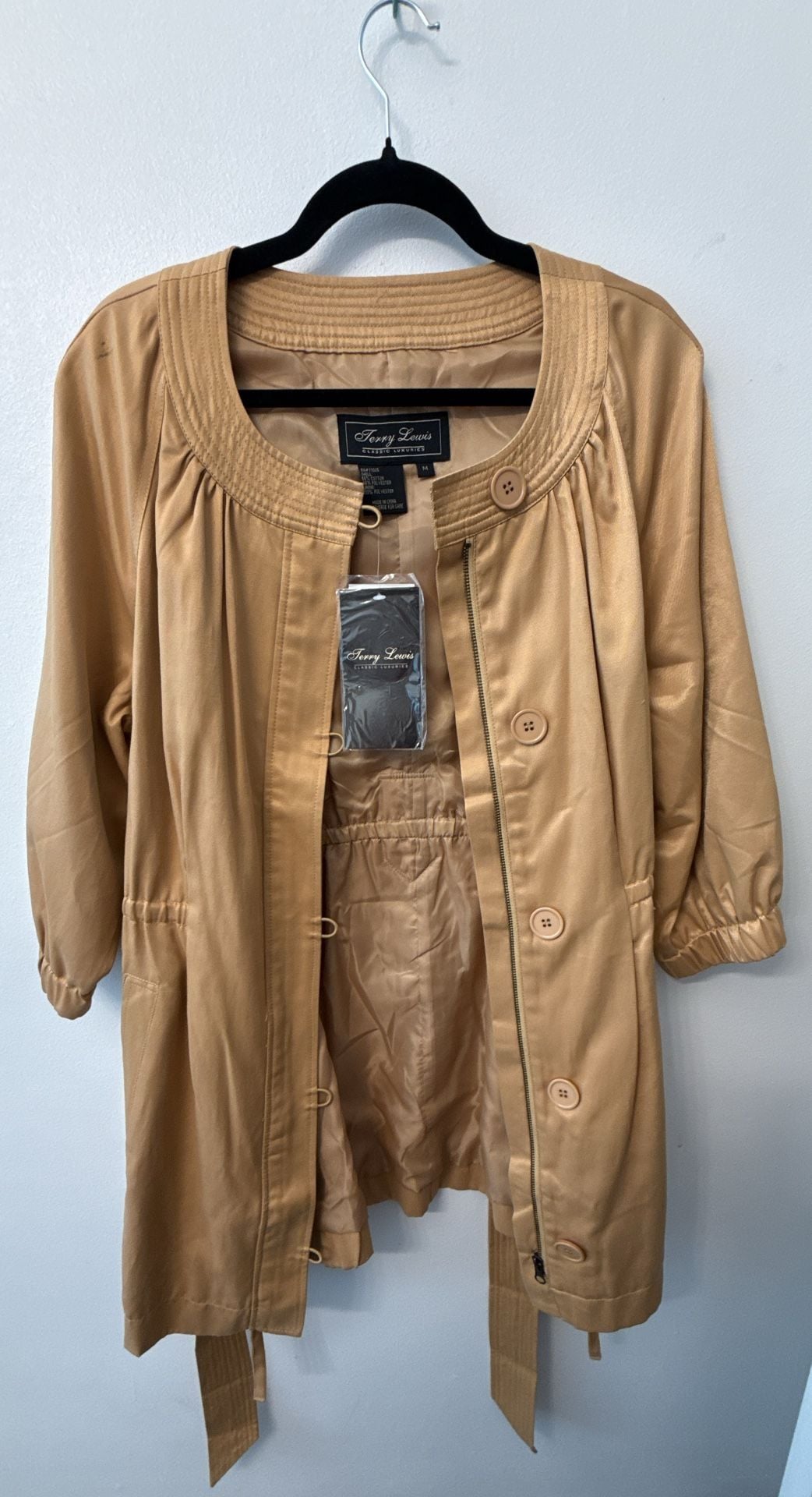 Terry Lewis Classic Luxuries Women's Beige Belted Jacket Size M NWT 2