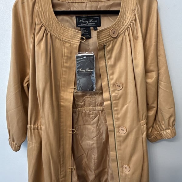 Terry Lewis Classic Luxuries Women's Beige Belted Jacket Size M NWT