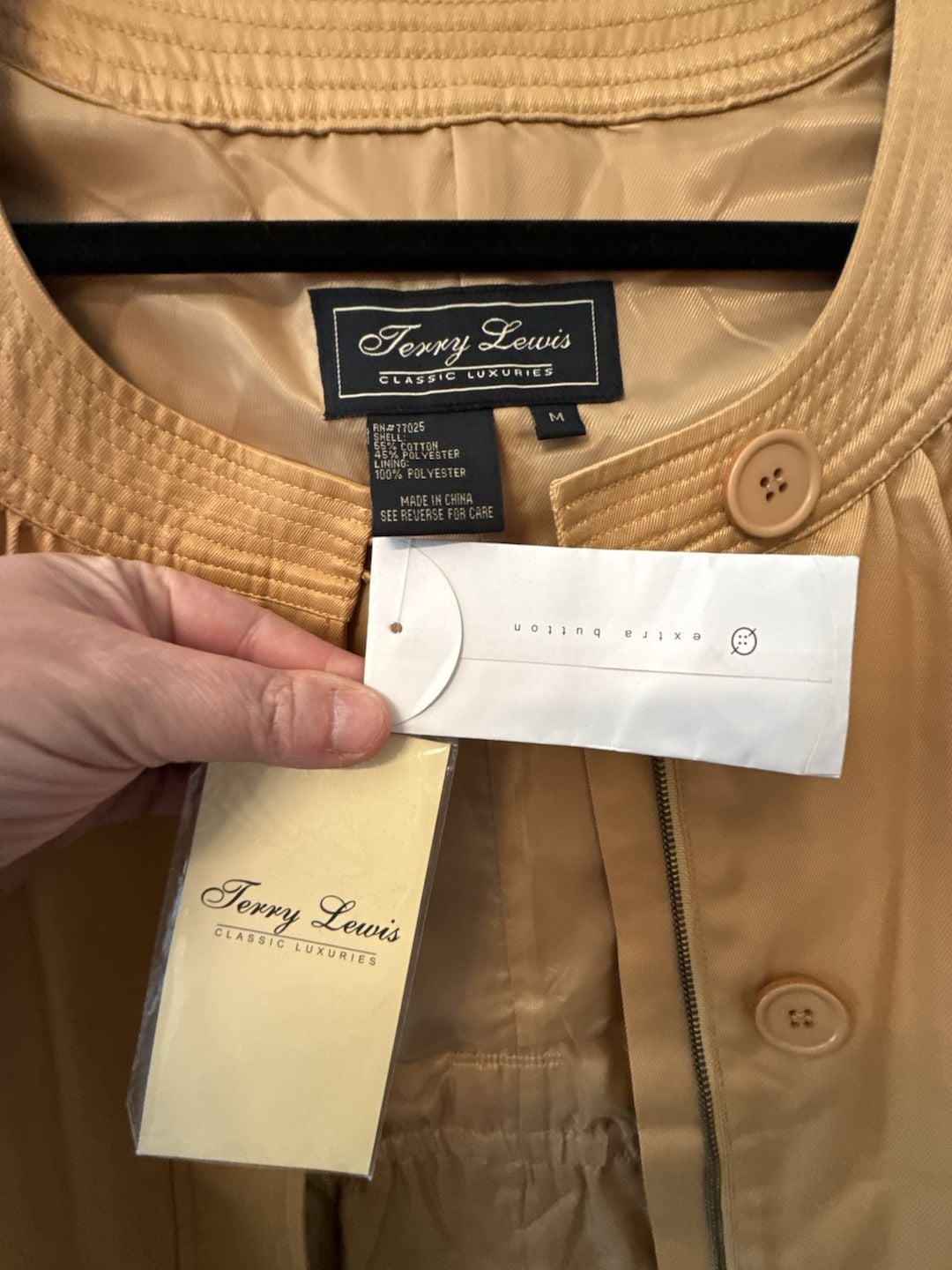 Terry Lewis Classic Luxuries Women's Beige Belted Jacket Size M NWT 3