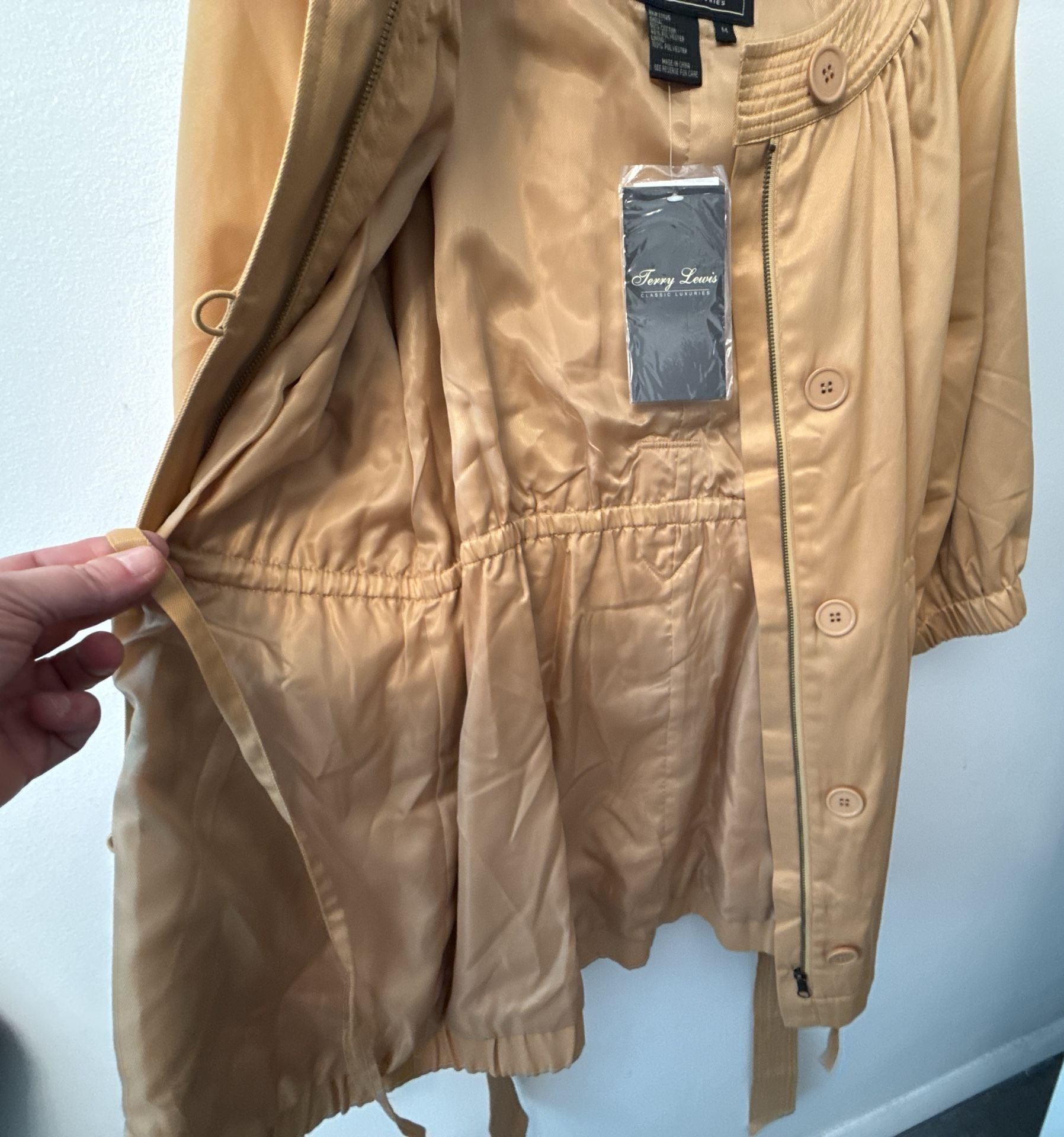Terry Lewis Classic Luxuries Women's Beige Belted Jacket Size M NWT 5