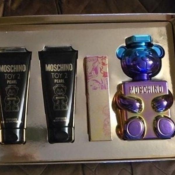 Moschino Toy 2 Pearl Four Piece Gift Set