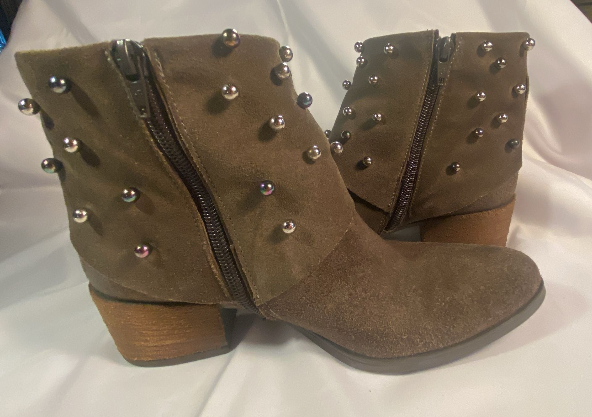 Fall fashion, Sheridan Mia Brown Suede Multi-Color Studded Ankle Booties Size 36 5