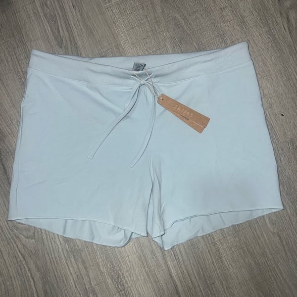 NWT SKIMS Cotton Jersey Short in Opal XL