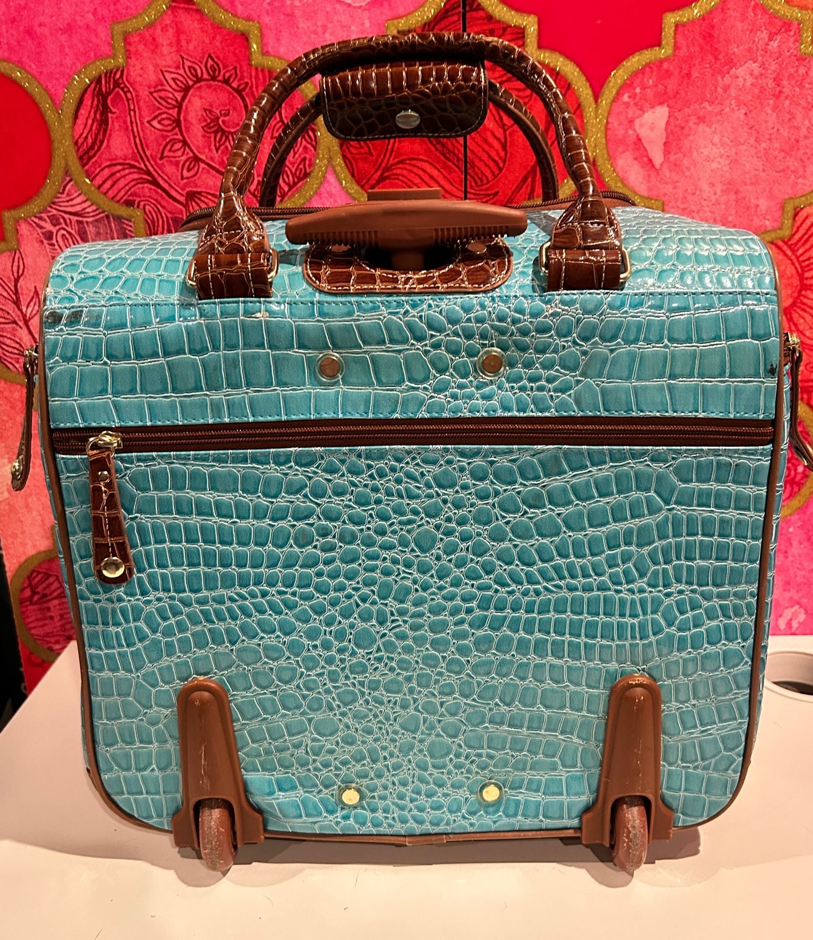 NEW SAMANTHA BROWN ROLLING EMBOSSED BABY CROC WHEELED WEEKENDER RADIANT ORCHID 4