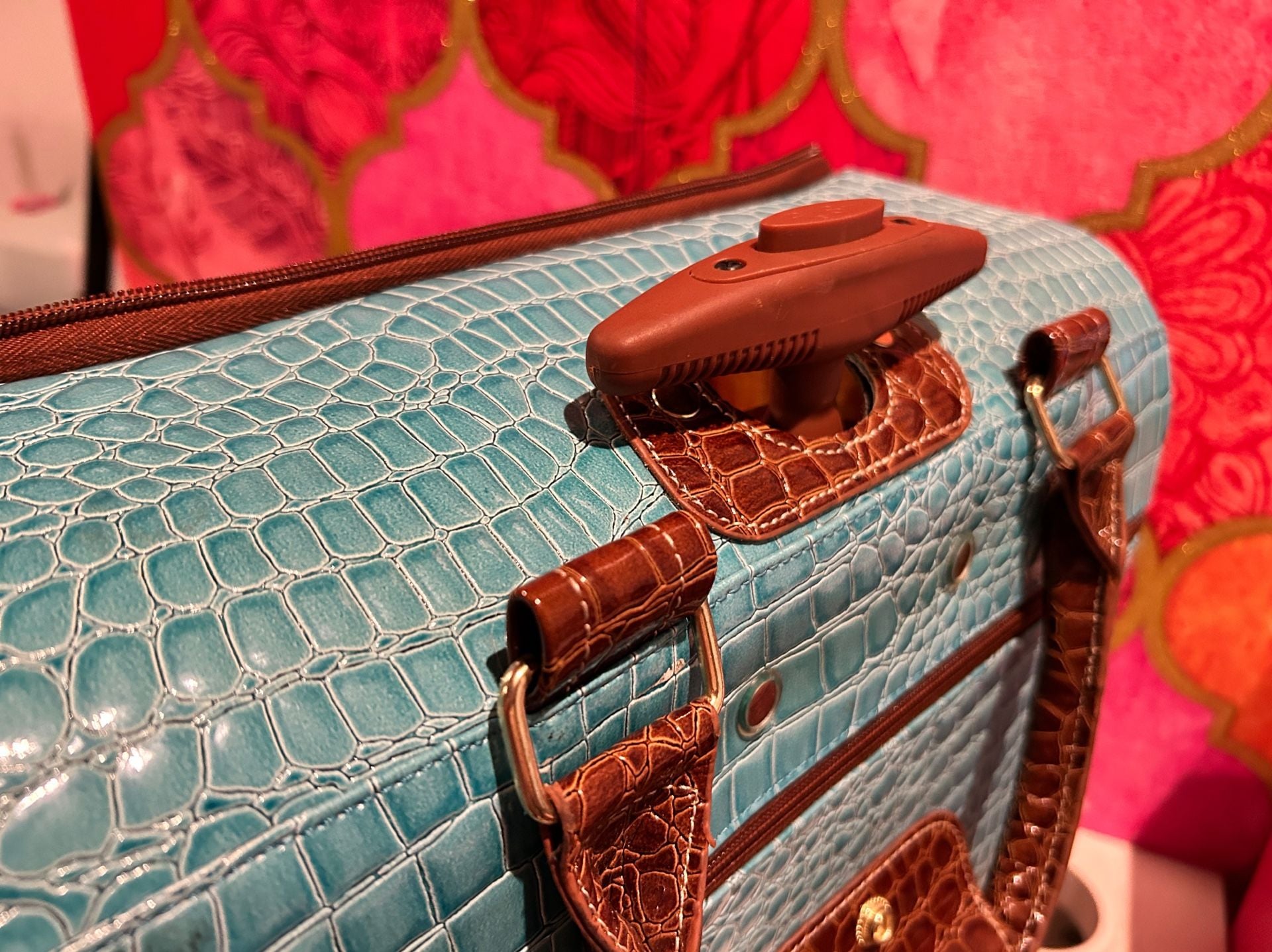 NEW SAMANTHA BROWN ROLLING EMBOSSED BABY CROC WHEELED WEEKENDER RADIANT ORCHID 6