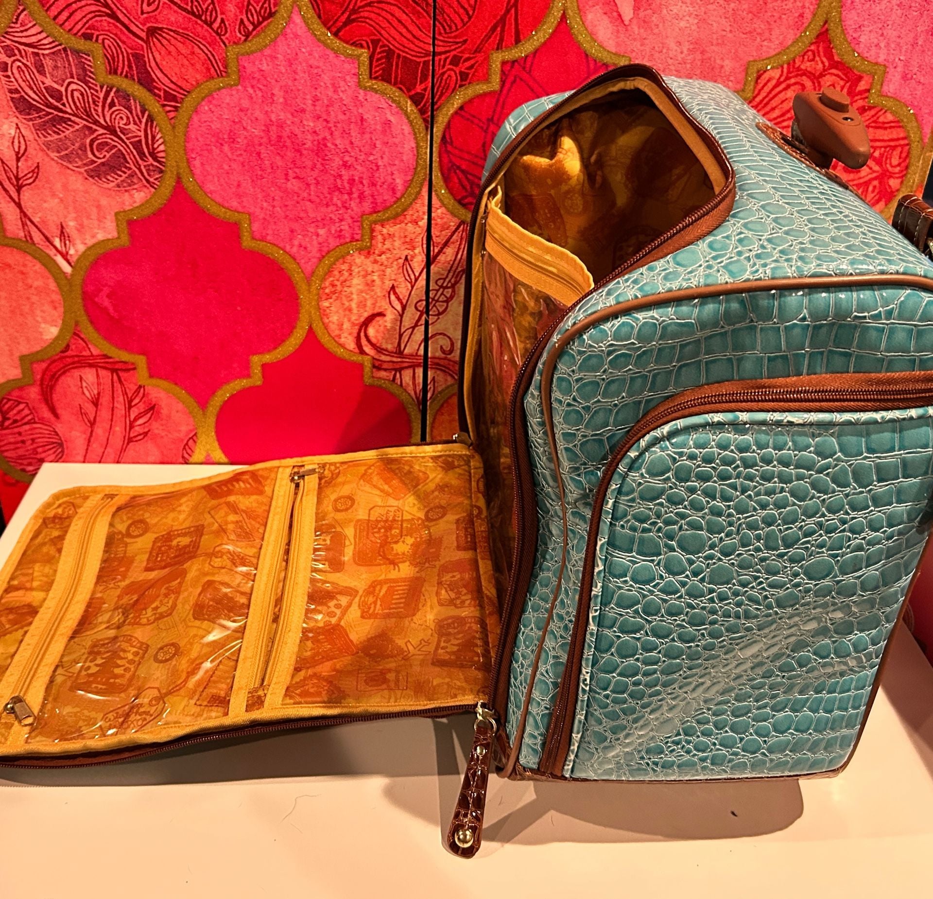 NEW SAMANTHA BROWN ROLLING EMBOSSED BABY CROC WHEELED WEEKENDER RADIANT ORCHID 7