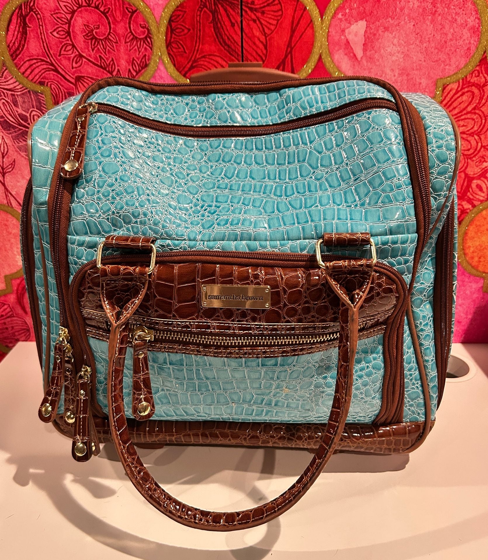 NEW SAMANTHA BROWN ROLLING EMBOSSED BABY CROC WHEELED WEEKENDER RADIANT ORCHID 12
