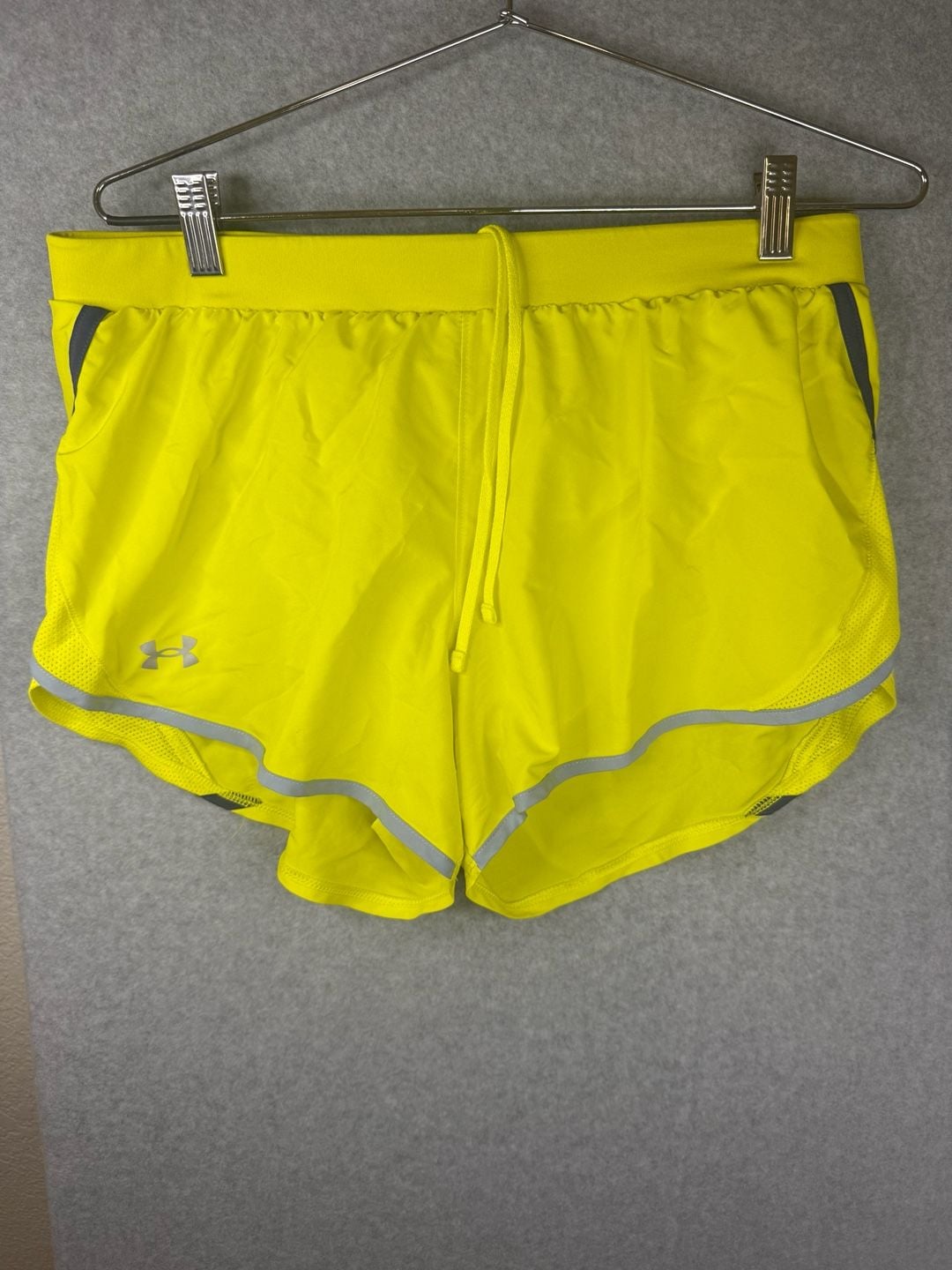 Under Armour Women's Fly By 2.0 Running Shorts Yellow Size Large 2