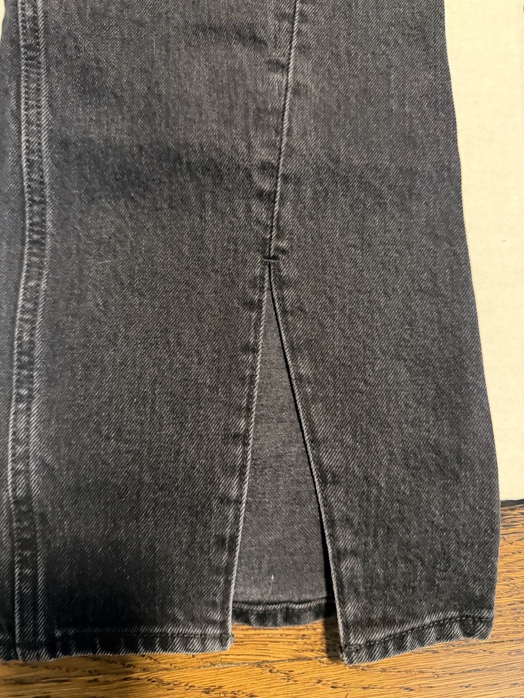 Abercrombie & Fitch The 90s Relaxed Jean High Rise Split Hem Black Jeans Size 27 5