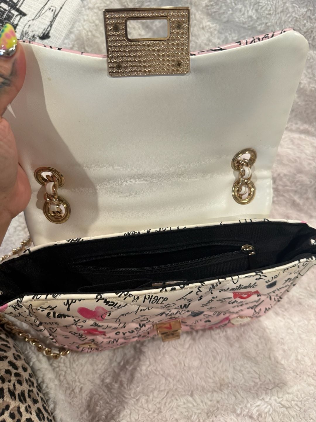 ALDO “I’m Not YourSoulmate.” Lovenote 💓 Quilted Crossbody purse 9