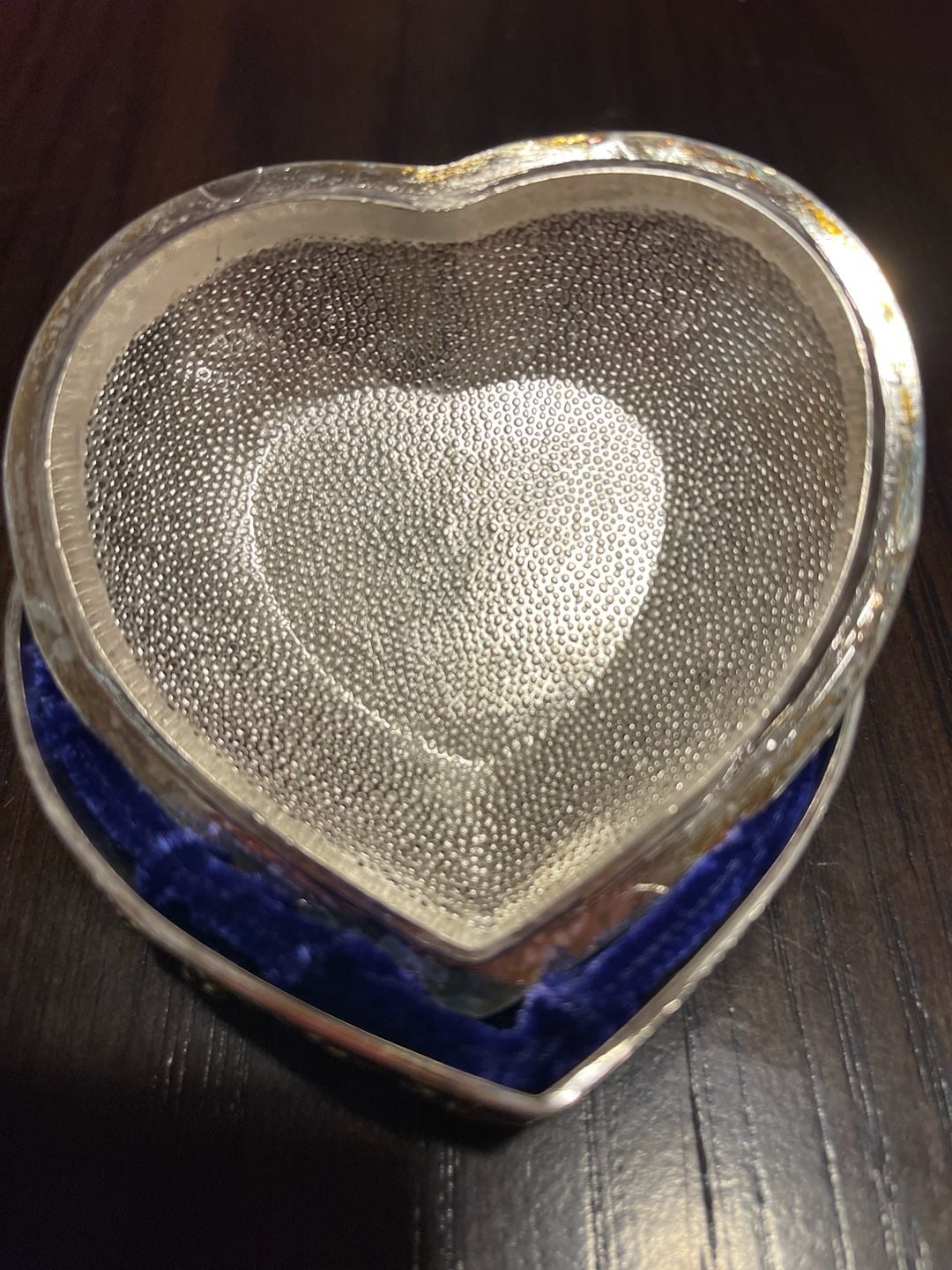 Vntg Silver Plated Heart-Shaped Trinket Box w/ Velvet Lining & Filigree Design 7