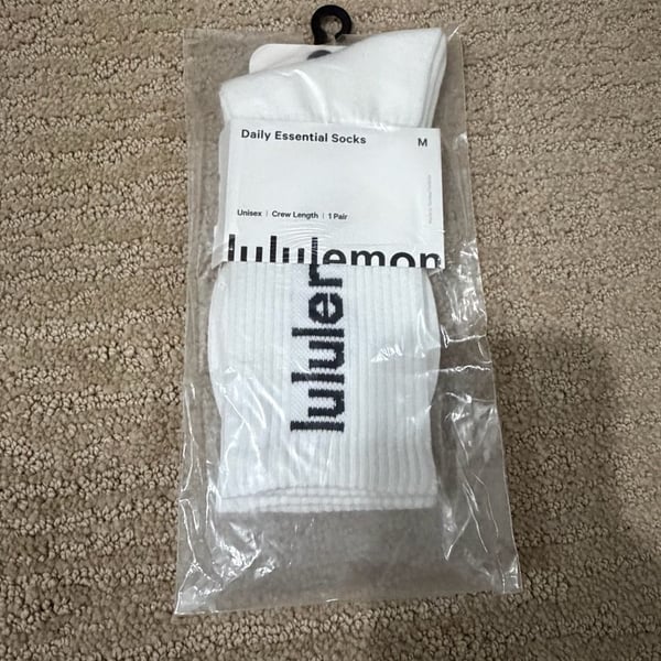 Lululemon Daily Essential Crew Socks Unisex White Black Wordmark Size M