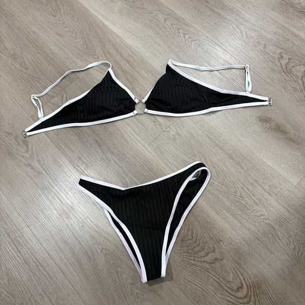Ribbed Contrast Trim Bikini Swimsuit Black and White Size M