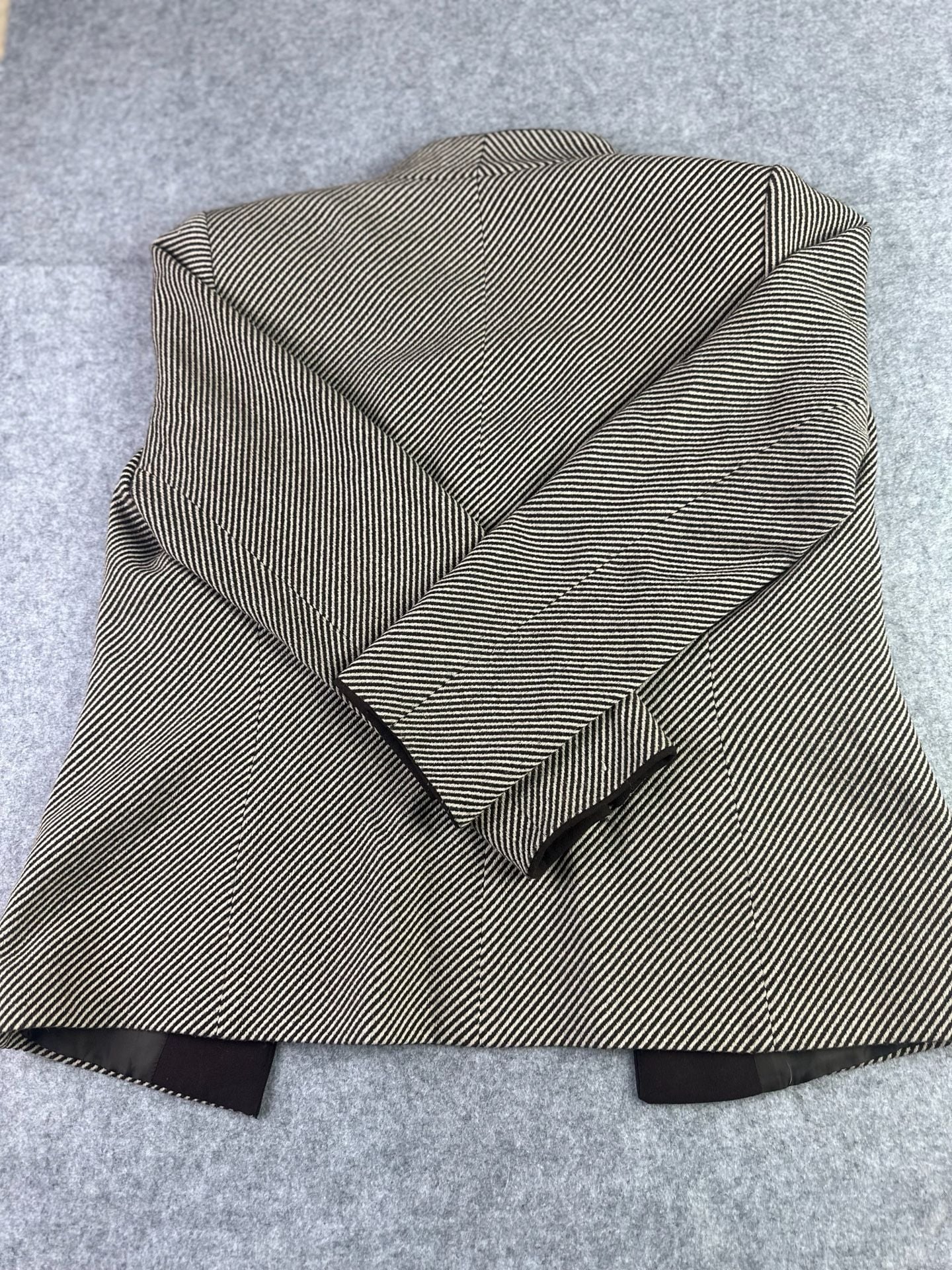 Tahari Arthur S. Levine brown cream striped 2