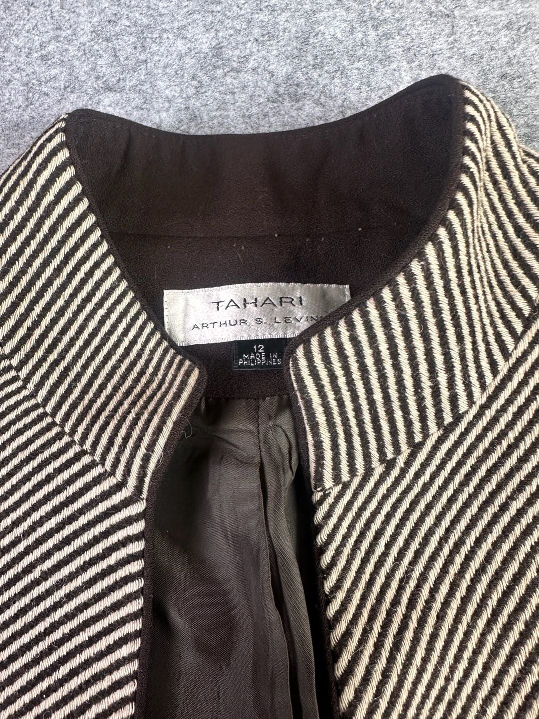 Tahari Arthur S. Levine brown cream striped 6
