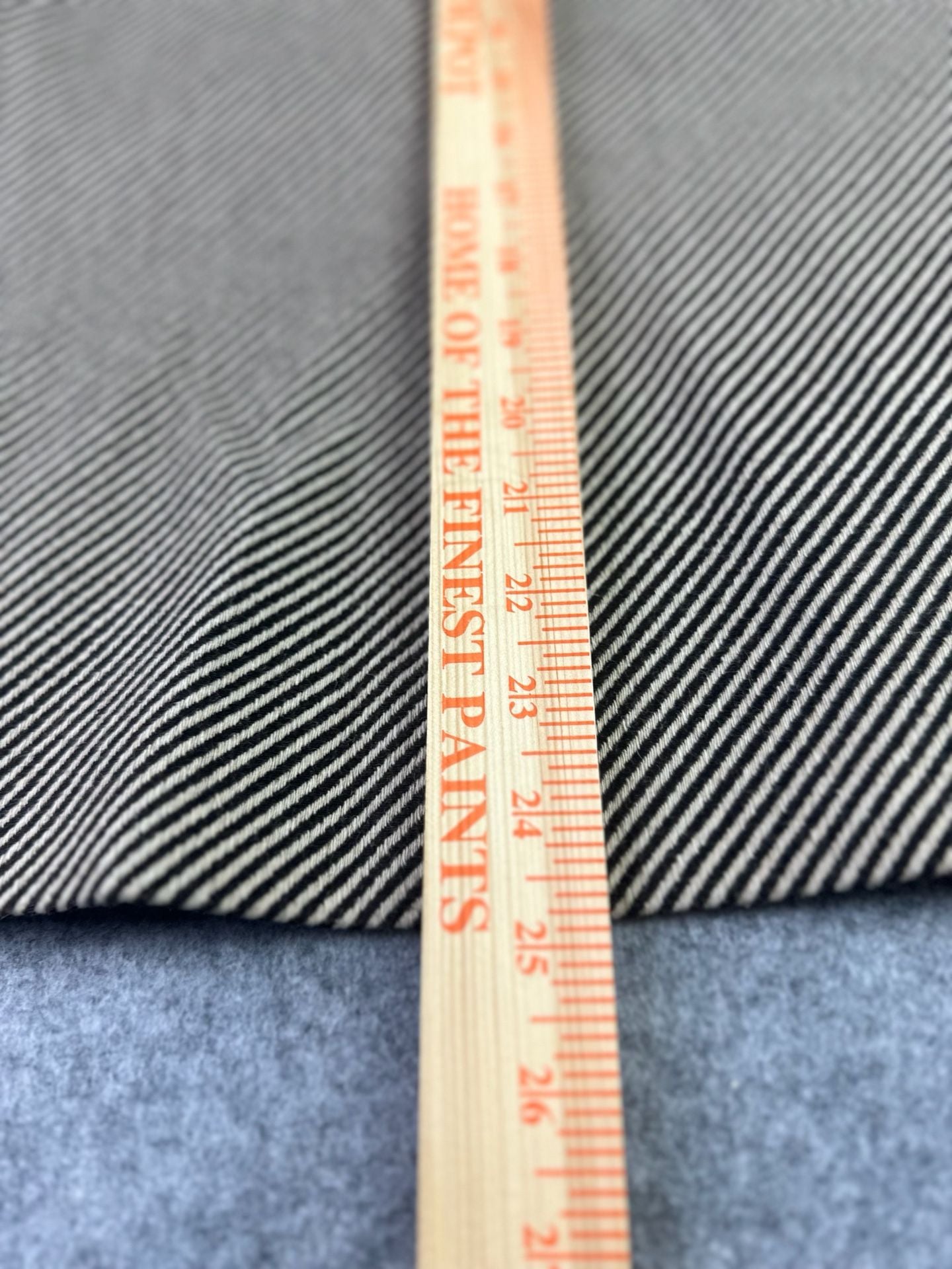 Tahari Arthur S. Levine brown cream striped 15