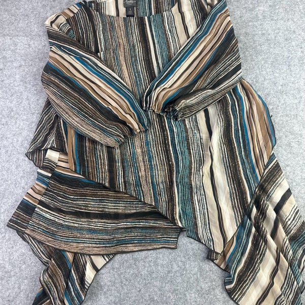 Chicos traveler Size 2 Semi Sheer multicolor Striped Travelers Collection. EUC