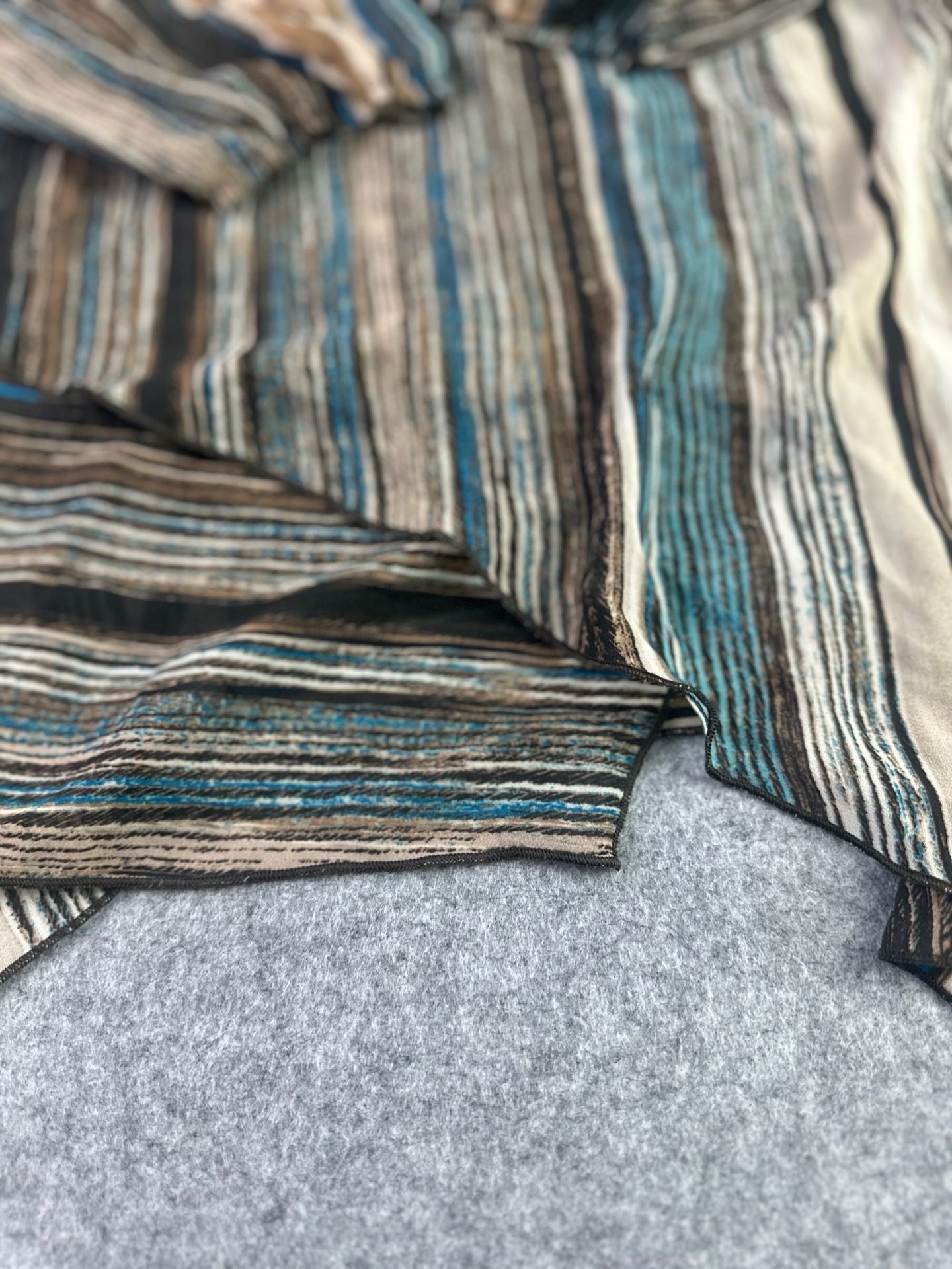 Chicos traveler Size 2 Semi Sheer multicolor Striped Travelers Collection. EUC 6
