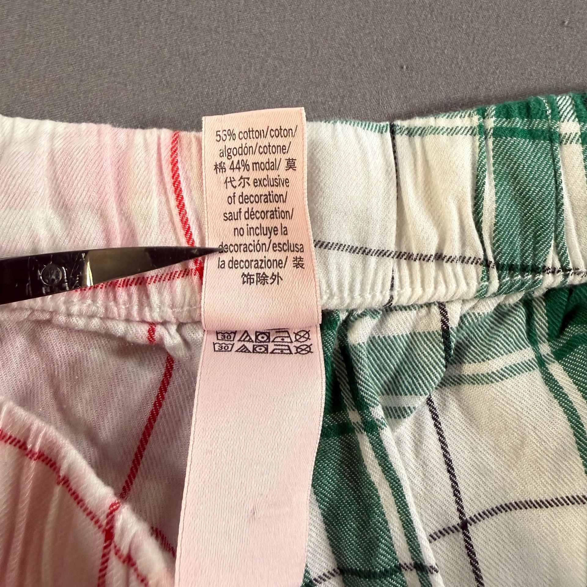 Victoria’s Secret Patchwork Plaid Pajama Pants Women’s M Holiday Christmas 3