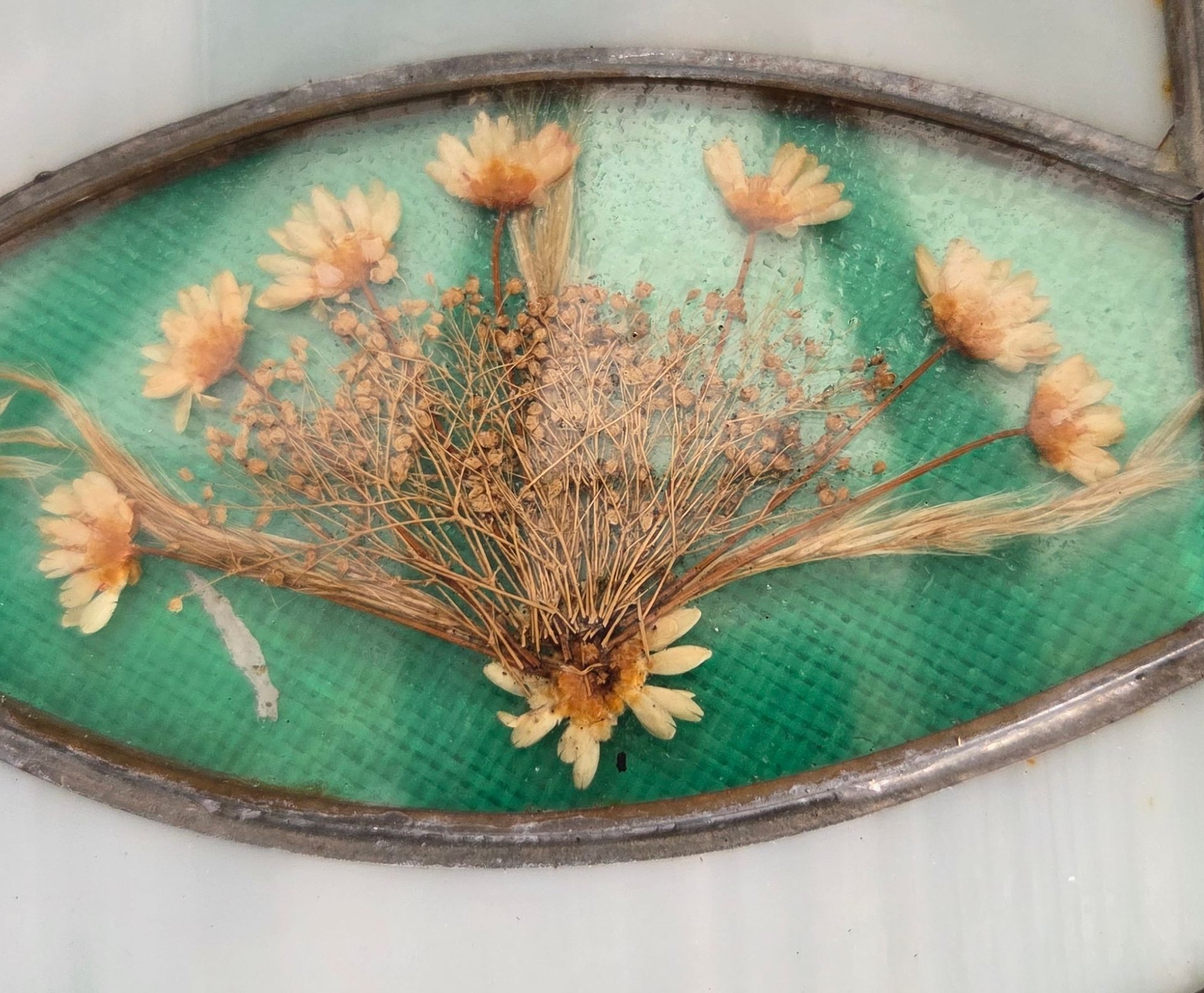 Vintage Tiffany Style Stained Slag Glass and Dried Flower Lamp Shade 4