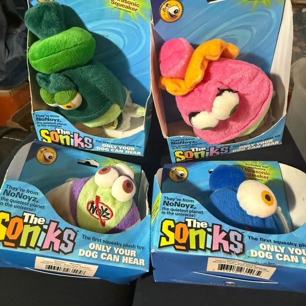 Vintage 2006 The Soniks NoNoyz Squeaky Dog Toy Lot of 4 New in Box